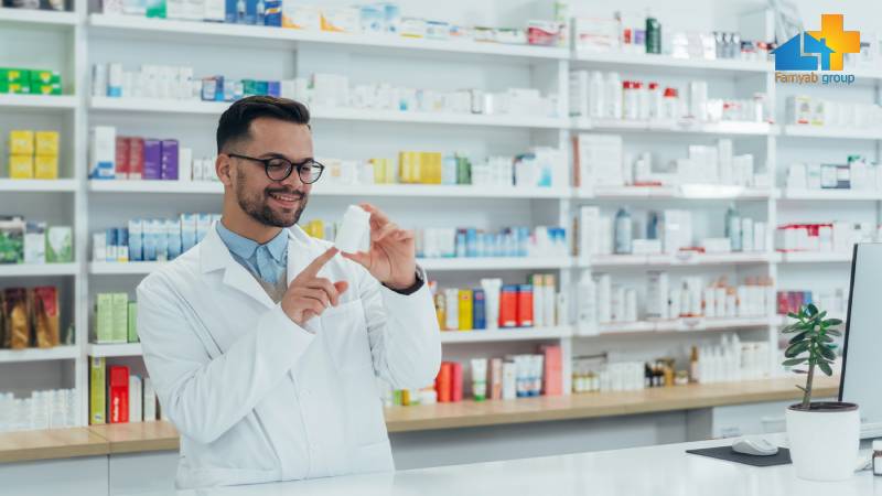 چرا داروسازان باید در دوره های بازآموزی شرکت کنند؟