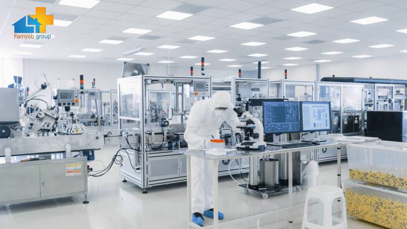 چگونه در سهام کارخانه داروسازی سرمایه‌گذاری کنیم؟ بررسی فرصت‌ها و ریسک‌ها