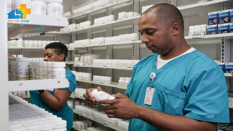 کار در داروخانه به عنوان تکنسین داروخانه چه خصوصیاتی دارد؟