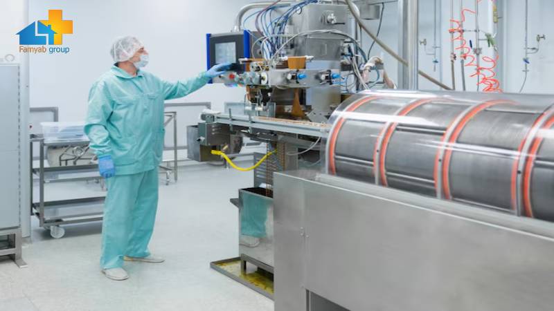 مقایسه سوددهی سهام داروخانه، بیمارستان و کارخانه داروسازی